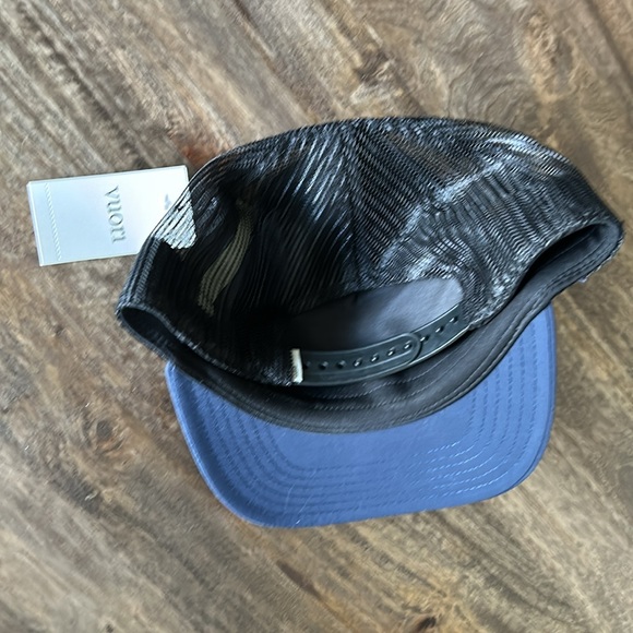 Vuori Trucker Hat NWT - Picture 2 of 2